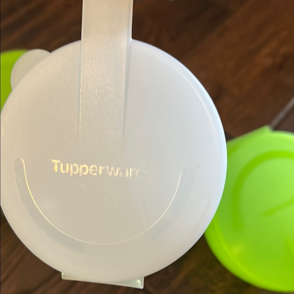 Tupperware Vegetable Storage - Picture 4 of 7